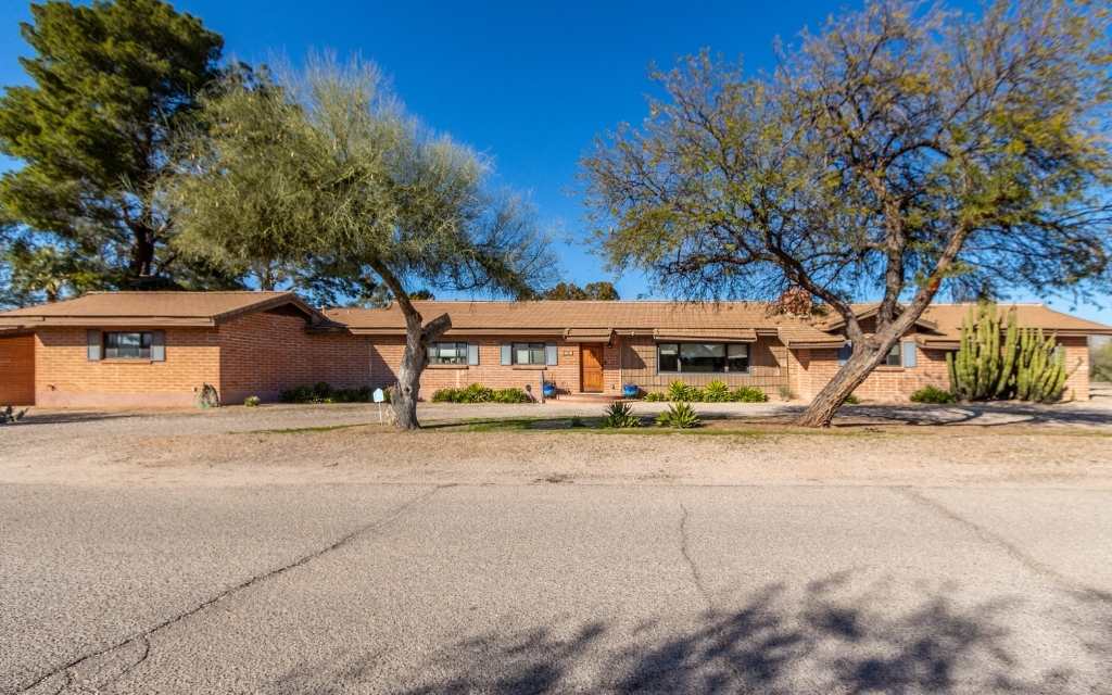 Mid Century ranch style home in HBW Estates Tucson