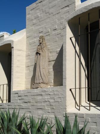 One of the many sculptures keeping watch in the catalina foothills condos neighborhood