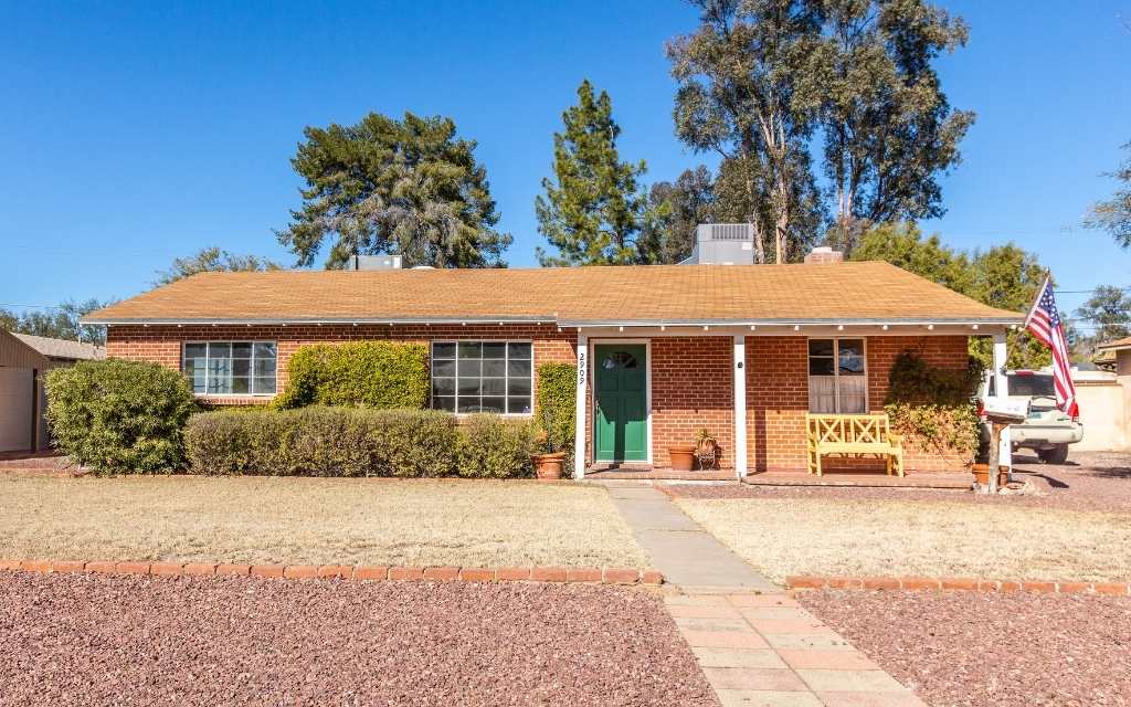 Red brick ranch style home in Broadmoor neighborhood in Tucson