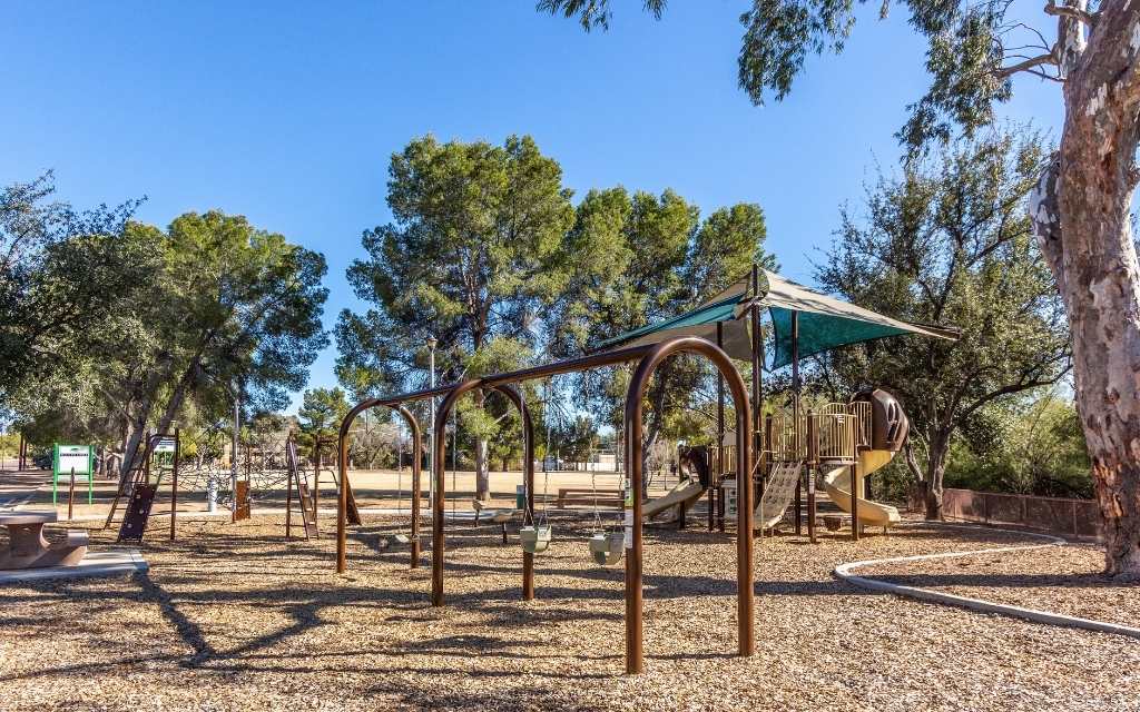 New playground at Wilshire Heights park