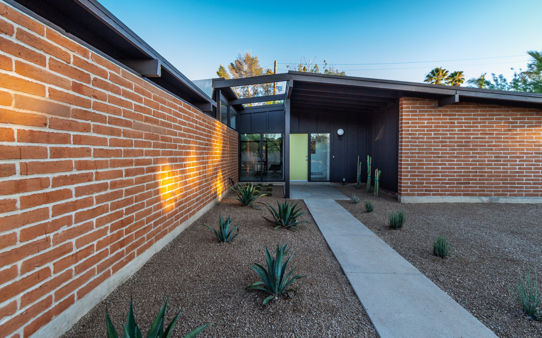 All about Burnt Adobe homes in Tucson