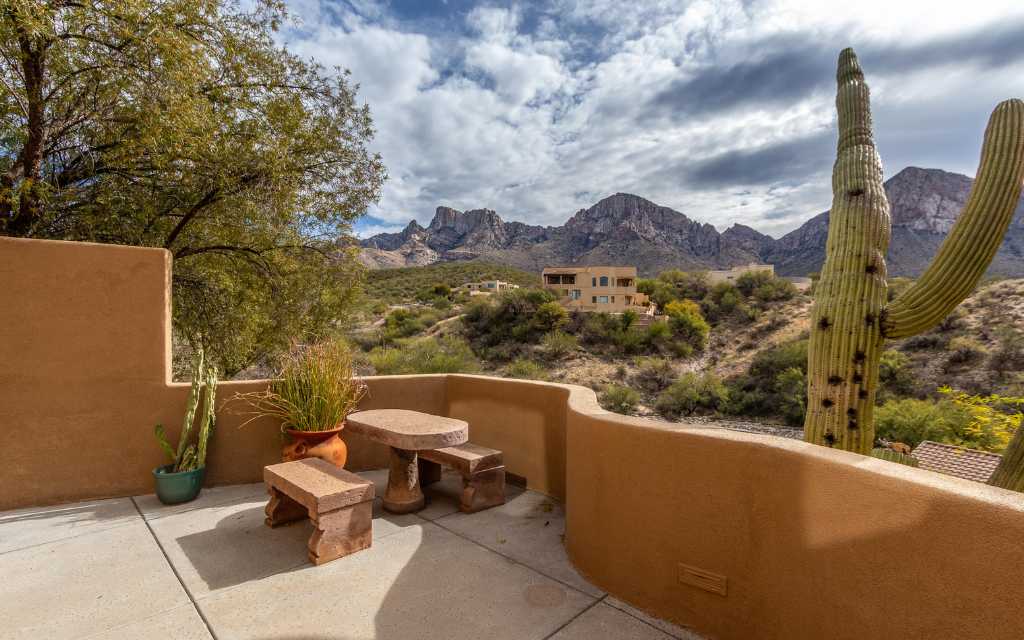 La Reserve is a gated community tucked into the western part of the Catalina Mountains with superb views.